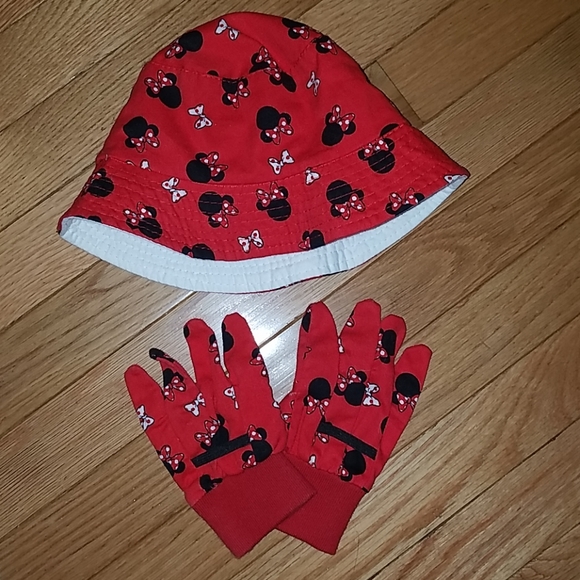 Disney Accessories Minnie Mouse Gardening Hat And Gloves Set